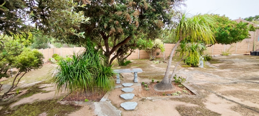 4 Bedroom Property for Sale in Stilbaai Wes Western Cape